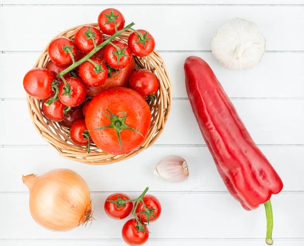 Vegetables on wooden background — Stock Photo, Image