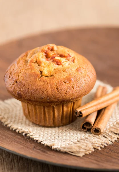 Delicious apple and cinnamon muffins Royalty Free Stock Photos