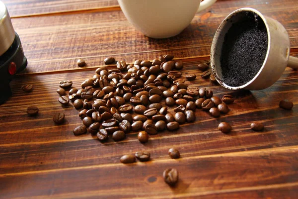 Roasted Coffee Beans Coffee Grounds Pot Retro Floor — Stock Photo, Image