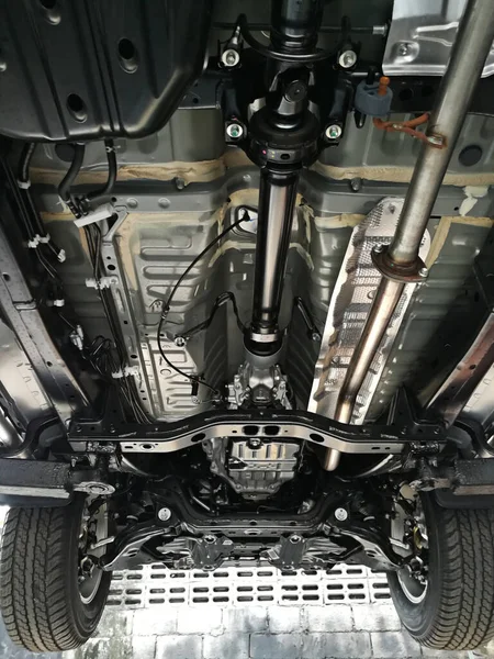 Van otomobilinin bir parçasına sahip şasi yapısı, alt görünüm