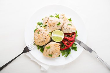 Chicken breasts with parsley and citrus