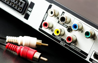 DVD player Arka konektörler.