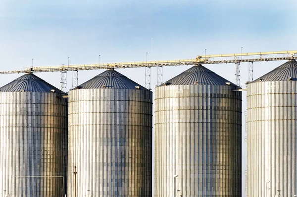 Industrial silo towers. — Stock Photo, Image