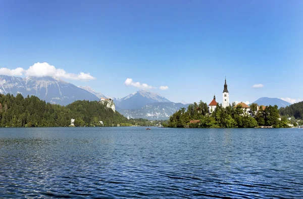 Lago Bled con la iglesia de Santa María — Foto de Stock