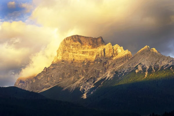 해질녘 dolomites 산, 마운트 Pelmo 스톡 사진