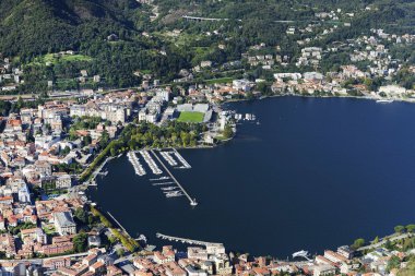 Como Brunate tarafından görünümünü