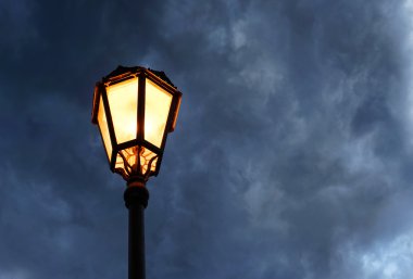 Gece zaman Retro sokak lambası