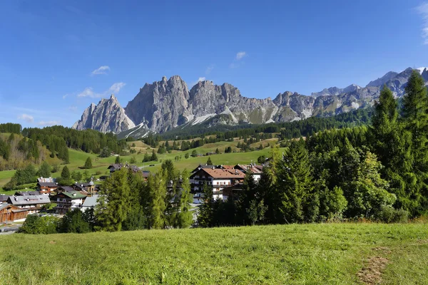 Les montagnes des Dolomites — Photo