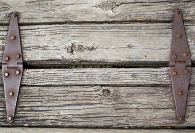 eski paslı menteşe