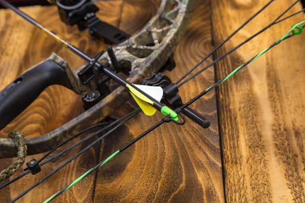 Compound hunting bow — Stock Photo, Image