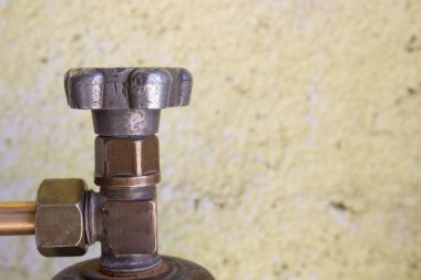  Oksijen tankı. Basınç sensörlerini, hortumları kapatın. Tıbbi ekipman