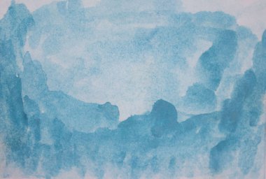  Soyut mavi suluboya arka plan, açık ve koyu renk eğimli. Sitenin duvar kağıdı, kartpostal, defter, defter, kitap, reklam. Suluboya gökyüzü mavi fırça darbeleri.