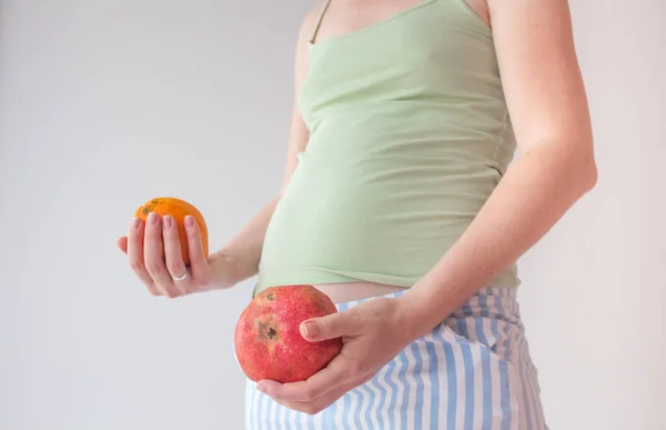 Chica Embarazada Con Frutas Concepto Tener Hijos Sanos Reponer Las — Foto de Stock