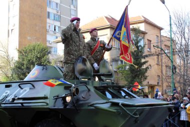 Timisoara, Timis / Romanya - 1 Aralık 2019: Romanya Ulusal Günü, askeri geçit töreni başkanı