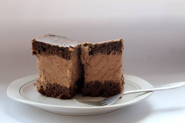 Rigo Jancsi, Romanya 'da ev yapımı geleneksel Macar küp şeklinde çikolatalı kek.