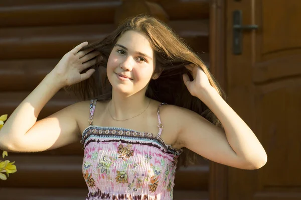Outdoor portrait of the girl of 14 years old. — Stock Photo, Image