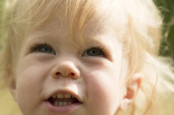 Gesicht Baby von 1 Jahr alt aus nächster Nähe. — Stockfoto