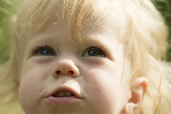 Faccia bambino di 1 anno primo piano . — Foto Stock