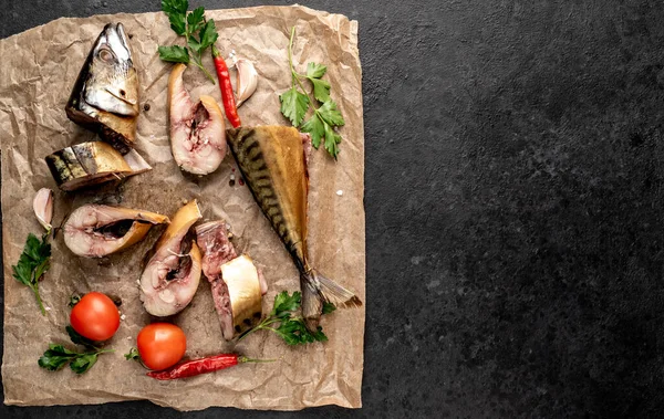 Baharatlı, domatesli ve maydanozlu uskumru. 