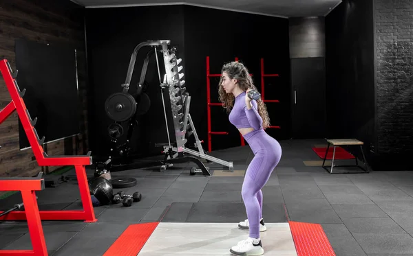 Mujer Joven Haciendo Ejercicios Con Barra Gimnasio — Foto de Stock