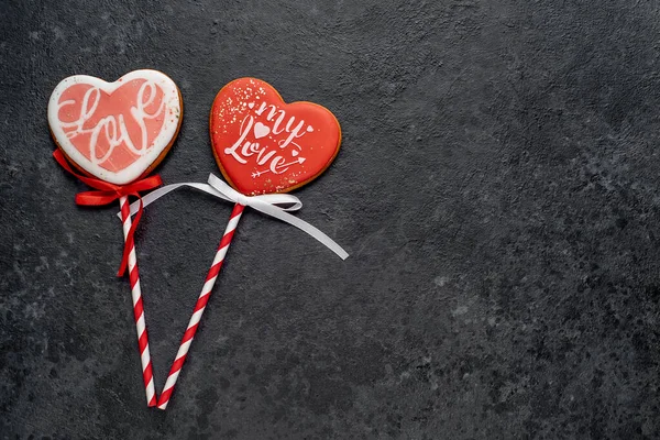 Bastones Caramelo Forma Corazón Sobre Fondo Negro — Foto de Stock