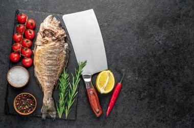 Sebzeli ve baharatlı ızgara dorado balığı..