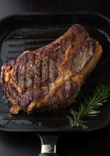 Grilled Black Angus Steak Ribeye  with rosemary, spice and salt — Stock Photo, Image