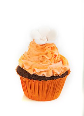 Çikolatalı muffin krema ile.