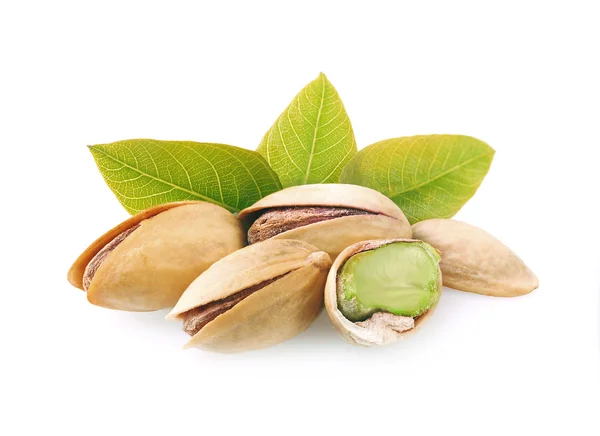 Nueces de pistacho con hojas . — Foto de Stock