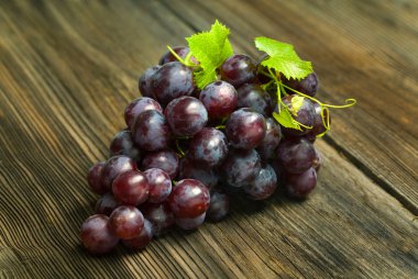 kırmızı üzüm yaprakları ile 