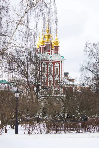 Москва Росія Січень 2021 Історична Архітектура Новодевицького Монастиря Білий Сніг — стокове фото