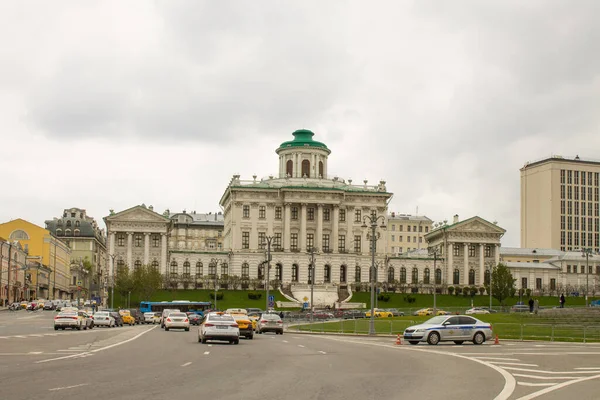 Blick Auf Den Weißen Historischen Palast Des Peschkow Hauses Und — Stockfoto