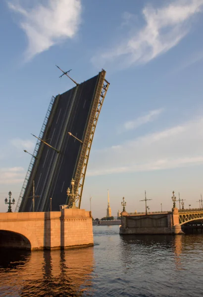 Open Trinity Bridge Close Neva River Dawn Summer Morning Reflections — Stock Photo, Image