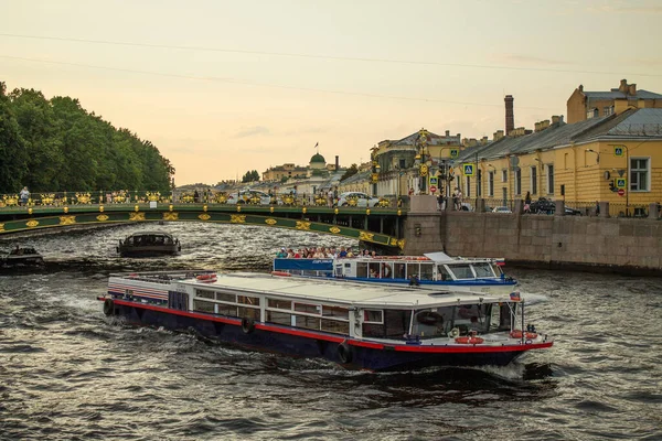 San Petersburg Rusia Julio Julio 2021 Barco Recreo Con Turistas — Foto de Stock