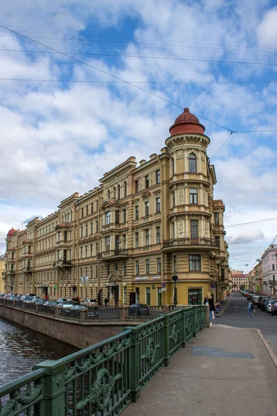 Saint Petersburg Russia Lipiec 2021 Piękny Zabytkowy Budynek Przy Ulicy — Zdjęcie stockowe