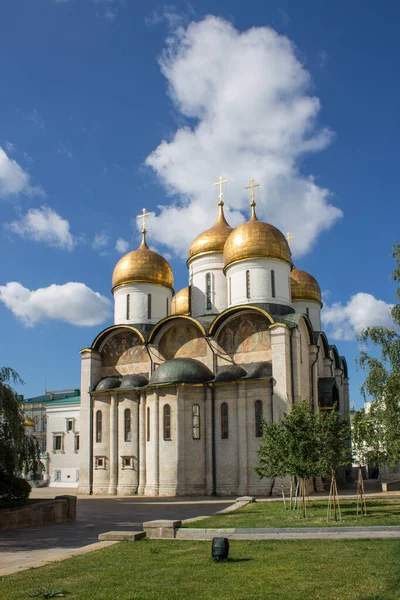 Cathedral Assumption Most Holy Theotokos Golden Domes Kremlin Cathedral Square — Stock Photo, Image