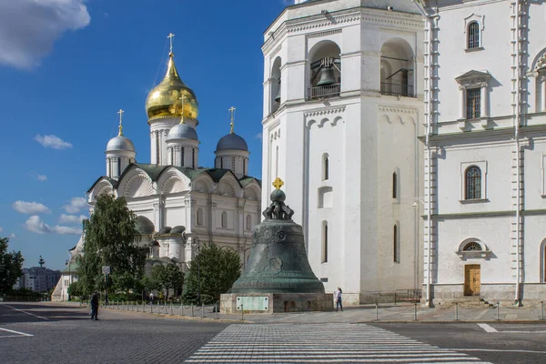 Famous Place Bronze Monument Tsar Bell Kremlin Close Sunny Summer — Stock Photo, Image