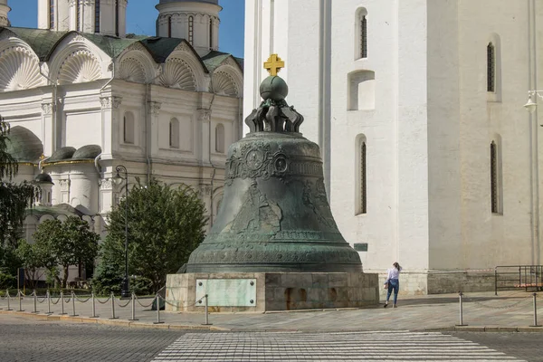 Famous Place Bronze Monument Tsar Bell Kremlin Close Sunny Summer — Stock Photo, Image