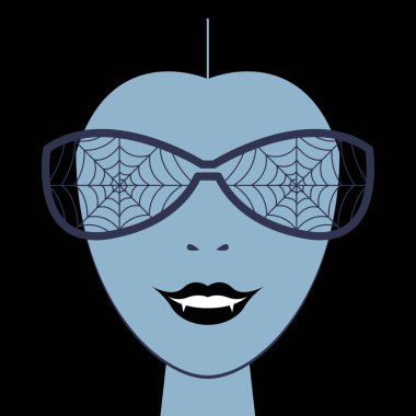 Mavi derili, sivri dişli ve yakından örümcek ağlı güzel ve korkunç bir dişi vampirin portresi. Kavram kutlaması Cadılar Bayramı