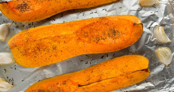 Rebanadas de calabaza de mantequilla tostada — Foto de Stock