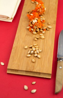 Makro, taze kesilmiş butternut hamuru ve tohum