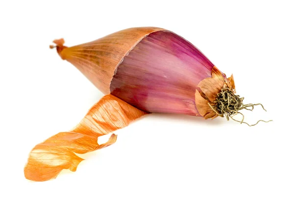 Yarısı soyulmuş mor soğan