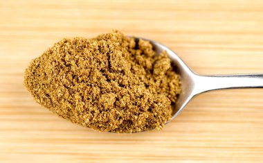 Çay kaşığı ezilmiş kimyon tozu