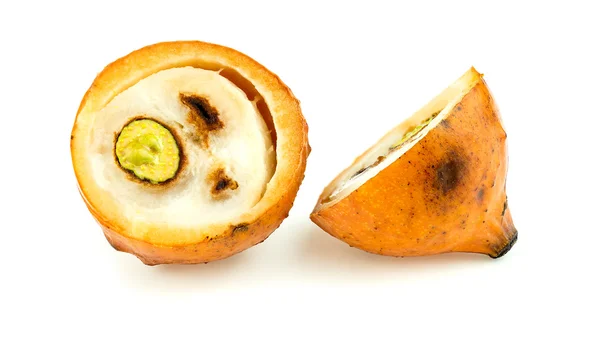 Fruto de achacha medio cortado aislado en blanco —  Fotos de Stock