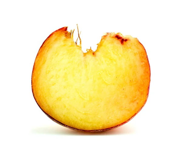 Super makro närbild av tvärsnitt av pulserande donut persika frukt — Stockfoto