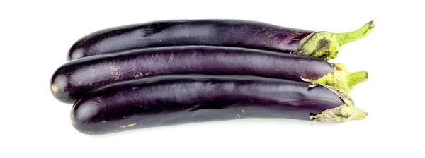 Groupe d'aubergines longues isolées sur blanc — Photo