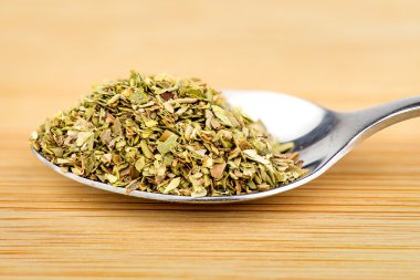 Taze kuru fesleğen bitki çay kaşığı