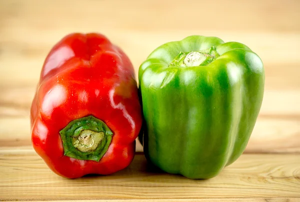 红色和绿色甜椒 图库图片