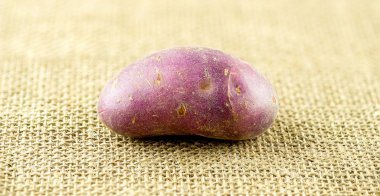 Makro çuval çuval doku tüm uncut mor patates