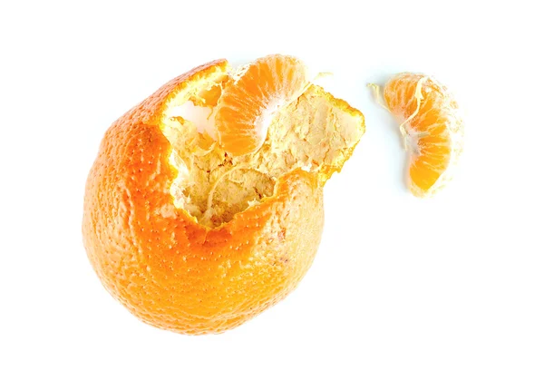 Vista aérea abstrata da casca de tangerina rasgada com segmentos de citr — Fotografia de Stock